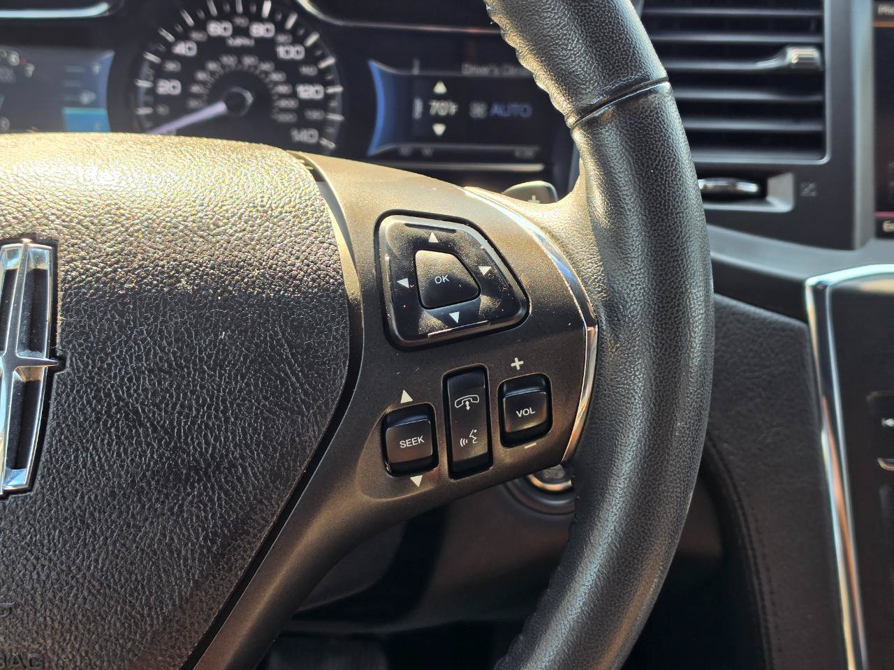 Used 2013 Lincoln MKS FWD image 22