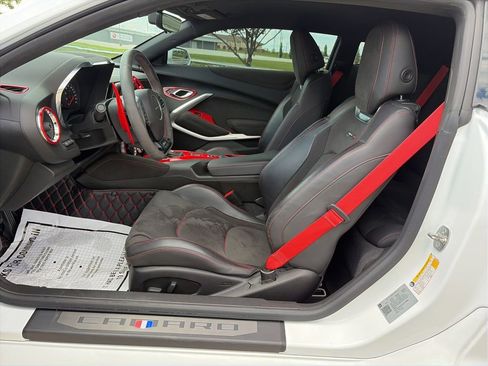 Used 2019 Chevrolet Camaro ZL1 RWD image 41