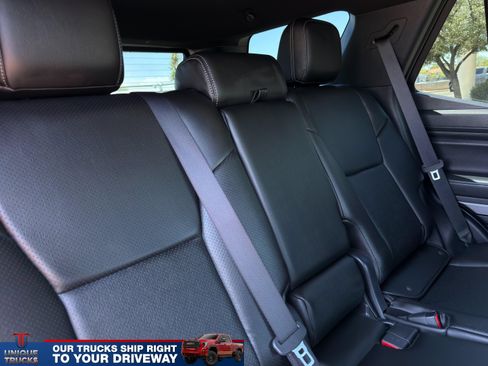 Used 2025 Toyota 4Runner SR5 AWD/4WD image 28
