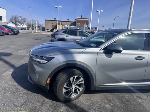 Used 2023 Buick Envision Essence image 4