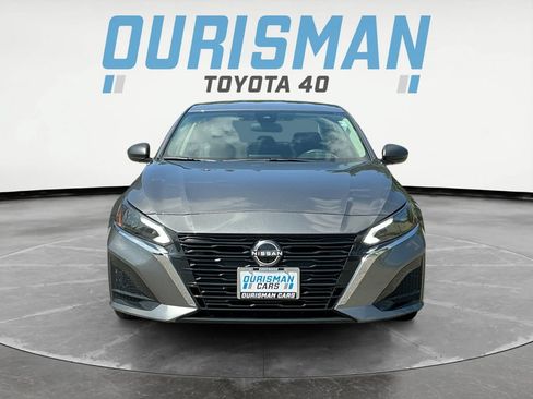 Used 2024 Nissan Altima 2.5 SV FWD image 2