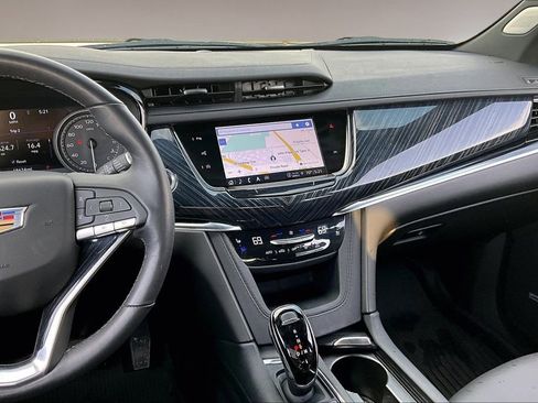 Certified 2024 Cadillac XT6 Premium Luxury w/ Technology Package image 6