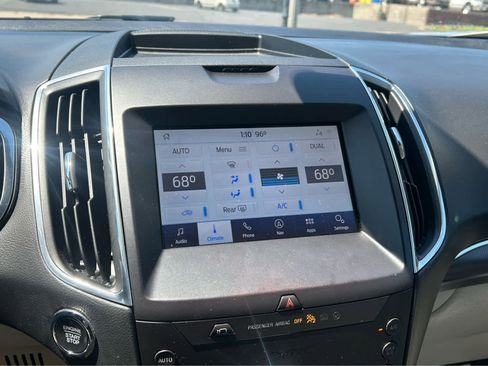 Used 2020 Ford Edge Titanium w/ Equipment Group 301A FWD image 34