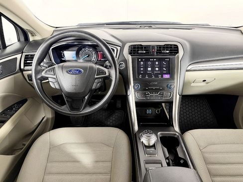 Used 2019 Ford Fusion SE FWD image 56