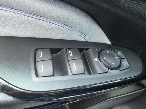 Used 2025 Chevrolet Trax LT FWD image 20