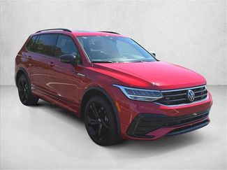 Used 2024 Volkswagen Tiguan SE R-Line AWD/4WD video 3