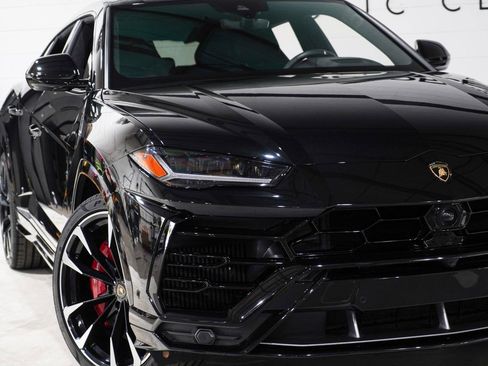 Used 2020 Lamborghini Urus image 26