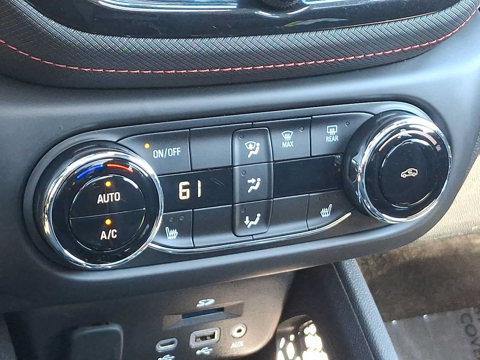 Used 2023 Chevrolet TrailBlazer RS w/ Sun and Liftgate Package FWD image 16