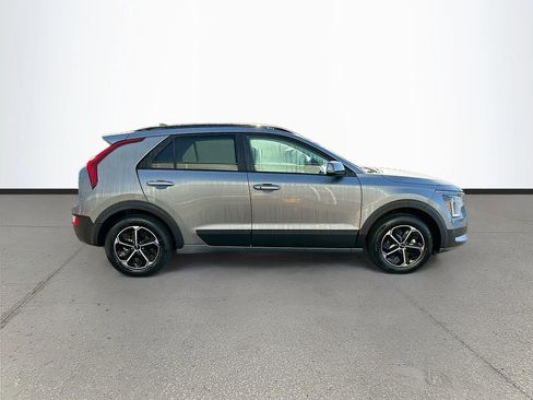 New 2026 Kia Niro EX FWD image 8