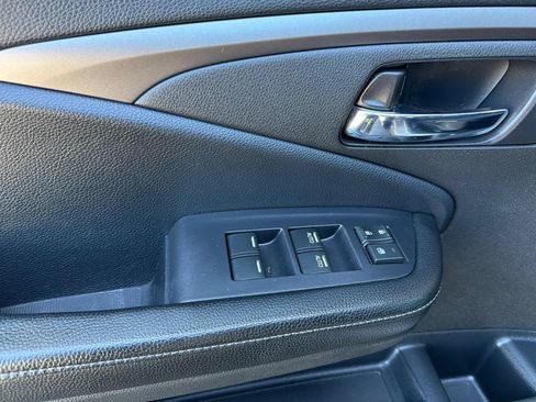 Used 2019 Honda Ridgeline Sport image 11