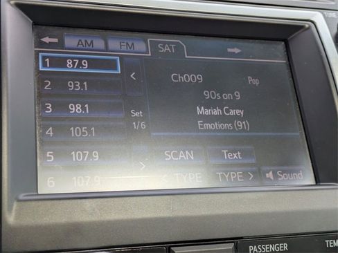 Used 2012 Toyota Camry XLE w/ Leather Pkg image 18