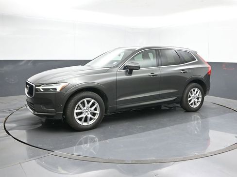 Used 2019 Volvo XC60 T5 Momentum w/ Premium Package image 2