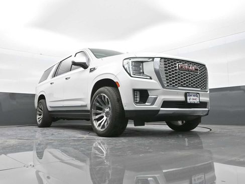 Used 2023 GMC Yukon XL Denali w/ Denali Reserve Package image 38