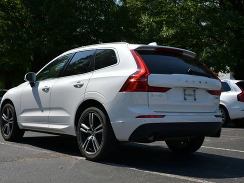 Used 2018 Volvo XC60 T5 Momentum w/ Vision Package AWD/4WD image 5