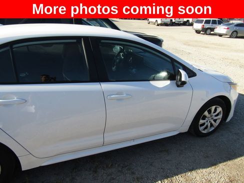 Used 2025 Toyota Corolla LE FWD image 6