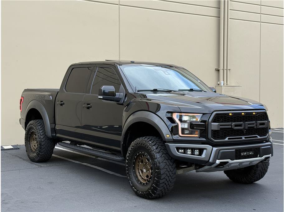 Used 2018 Ford F150 Raptor w/ Equipment Group 802A Luxury AWD/4WD image 2