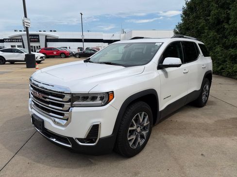 Used 2023 GMC Acadia SLT w/ Technology Package AWD/4WD image 7