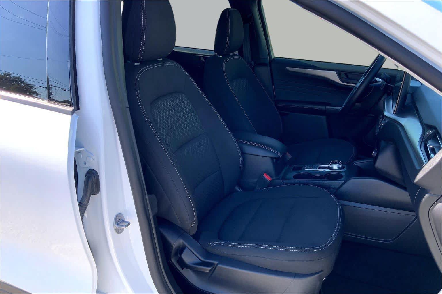 Used 2024 Ford Escape Active w/ Tech Pack #1 FWD image 9