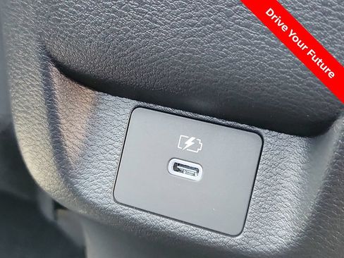 Used 2025 Nissan Versa SV w/ Trunk Package FWD image 21
