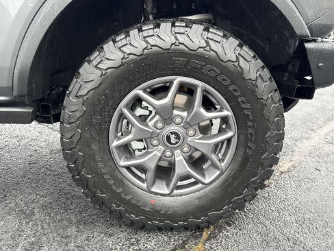 New 2025 Ford Bronco Badlands image 12