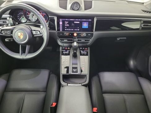 Used 2025 Porsche Macan AWD/4WD image 11
