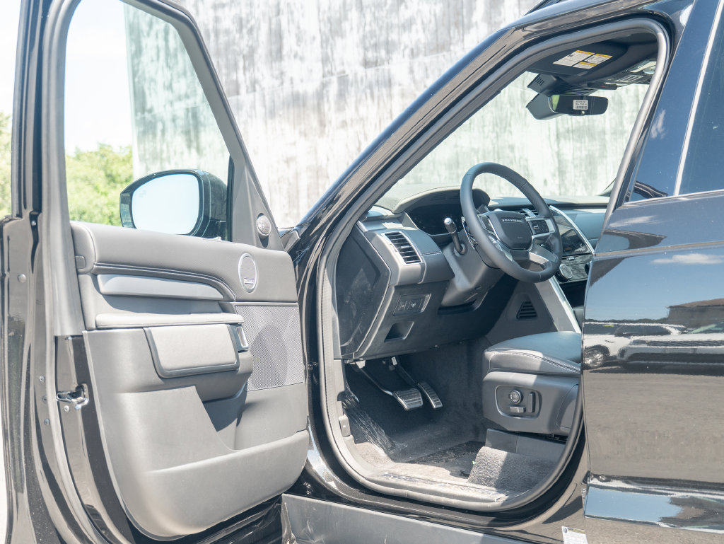 New 2026 Land Rover Discovery Limited Edition AWD/4WD image 10