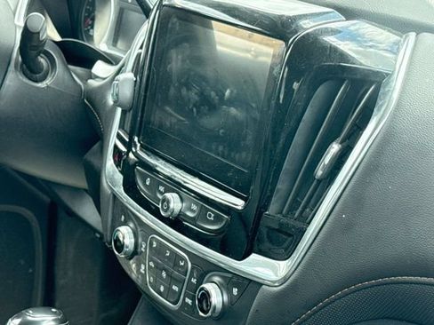 Used 2020 Chevrolet Traverse Premier AWD/4WD image 14