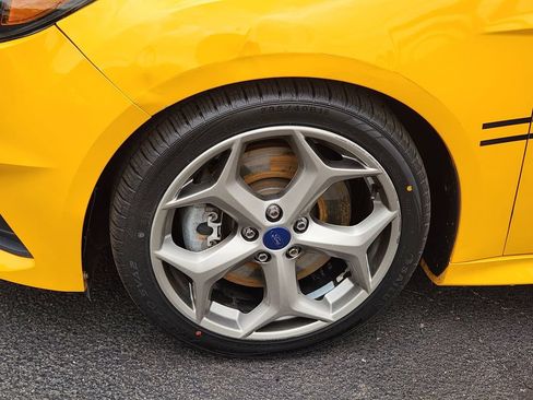 Used 2015 Ford Focus ST w/ Equipment Group 401A FWD image 14