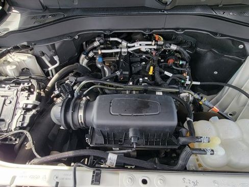 Used 2022 Ford Explorer XLT w/ Equipment Group 202A image 14