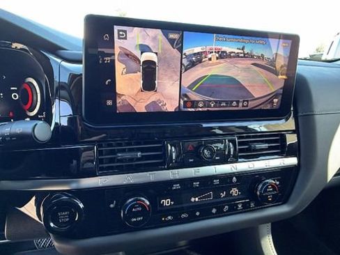 New 2026 Nissan Pathfinder SL w/ SL Premium Package image 25