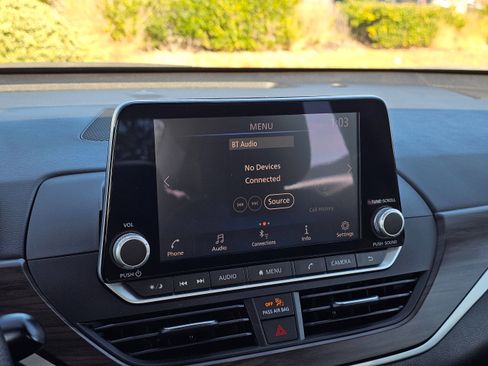 Used 2023 Nissan Altima 2.5 SV FWD image 27