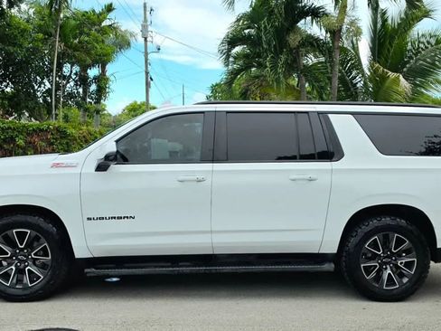 Used 2021 Chevrolet Suburban Z71 w/ Z71 Off-Road Package AWD/4WD image 10