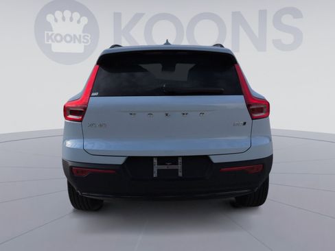 New 2026 Volvo XC40 B5 Ultra w/ Protection Package Premier image 5