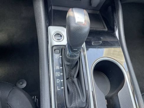 Used 2024 Nissan Altima 2.5 SV FWD image 15