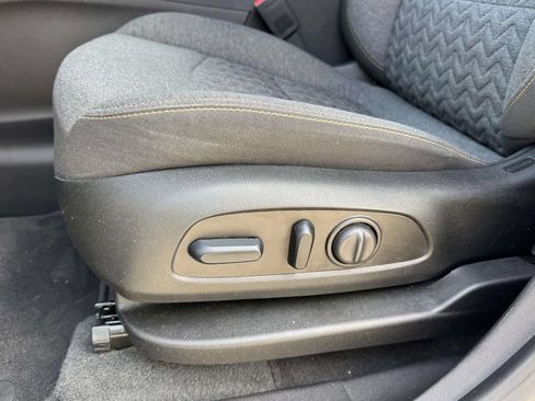 Used 2024 Chevrolet Equinox LT FWD image 20