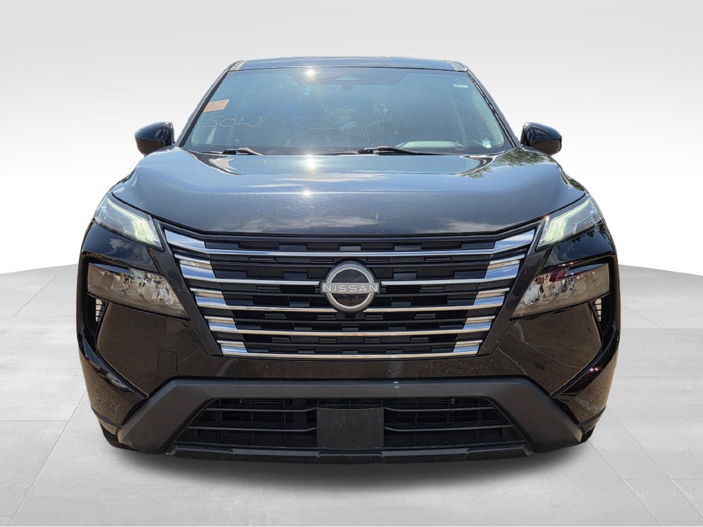 Used 2024 Nissan Rogue SV AWD/4WD image 3