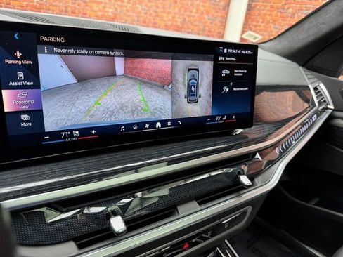 Certified 2024 BMW X7 xDrive40i w/ M Sport Package image 21