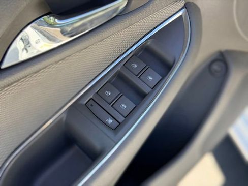 Used 2017 Chevrolet Cruze LS FWD image 13
