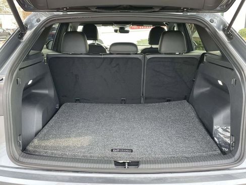 Used 2024 Volkswagen Atlas Cross Sport SE image 10