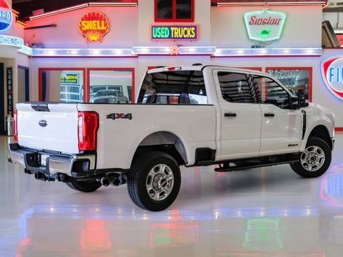 Used 2025 Ford F350 XLT image 3