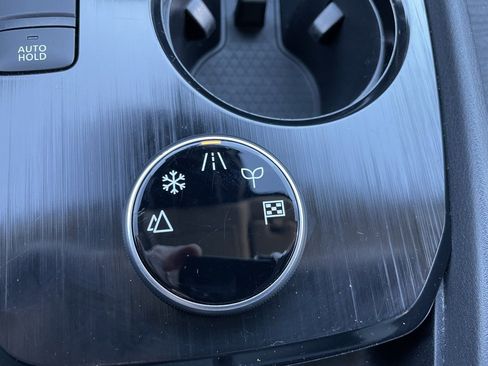 Used 2023 Nissan Rogue SV image 15