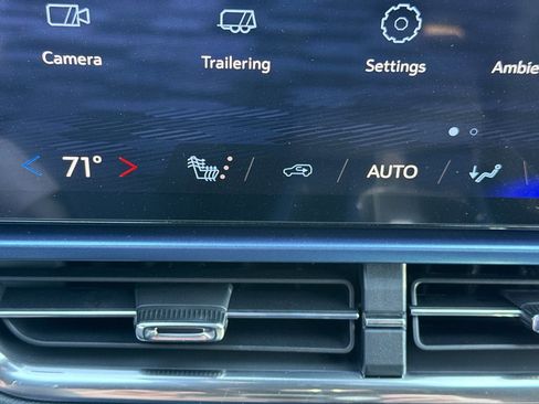 New 2026 Chevrolet Equinox EV LT image 18