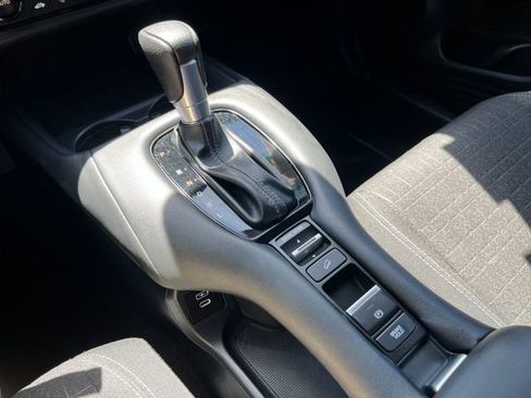 Certified 2025 Honda HR-V LX image 28