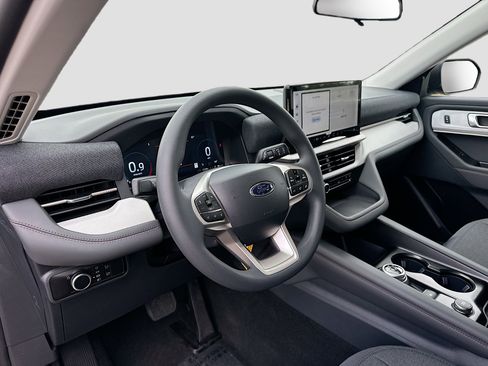 New 2026 Ford Explorer Active RWD image 6