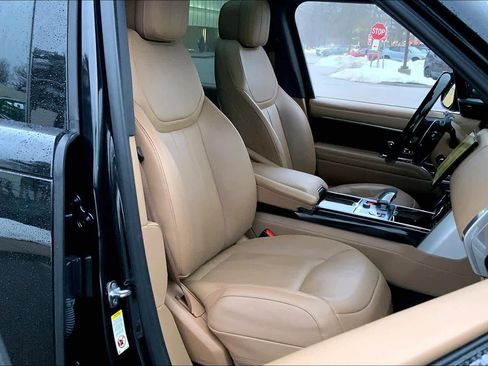 Used 2023 Land Rover Range Rover SE image 8