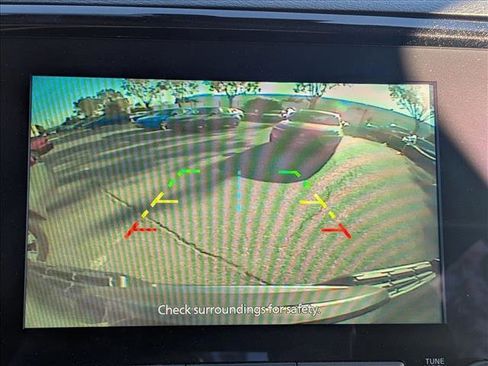 Used 2022 Nissan Frontier SV w/ Technology Package image 11