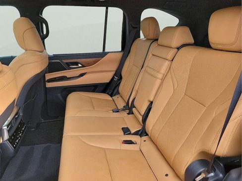 Used 2024 Lexus LX 600 4WD w/ Luxury Package image 13