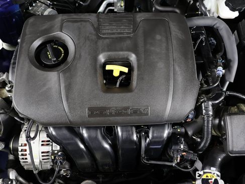 Used 2023 Kia Forte LXS image 15