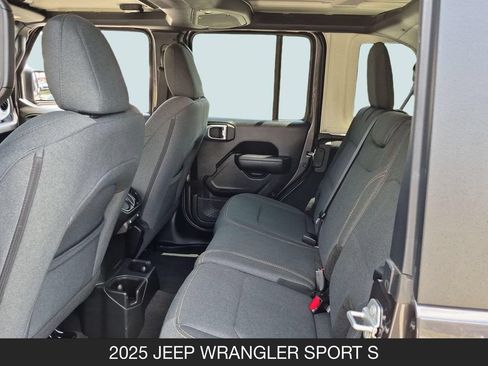 Used 2025 Jeep Wrangler Unlimited Sport AWD/4WD image 16