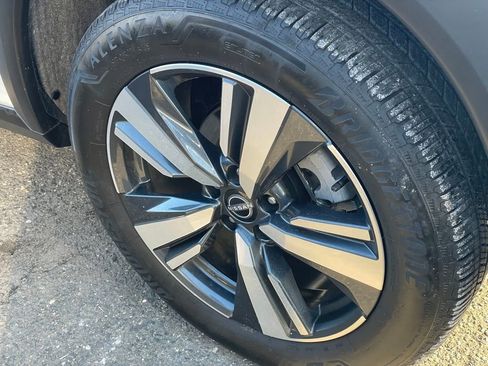 Certified 2024 Nissan Rogue SL w/ SL Premium Package image 31